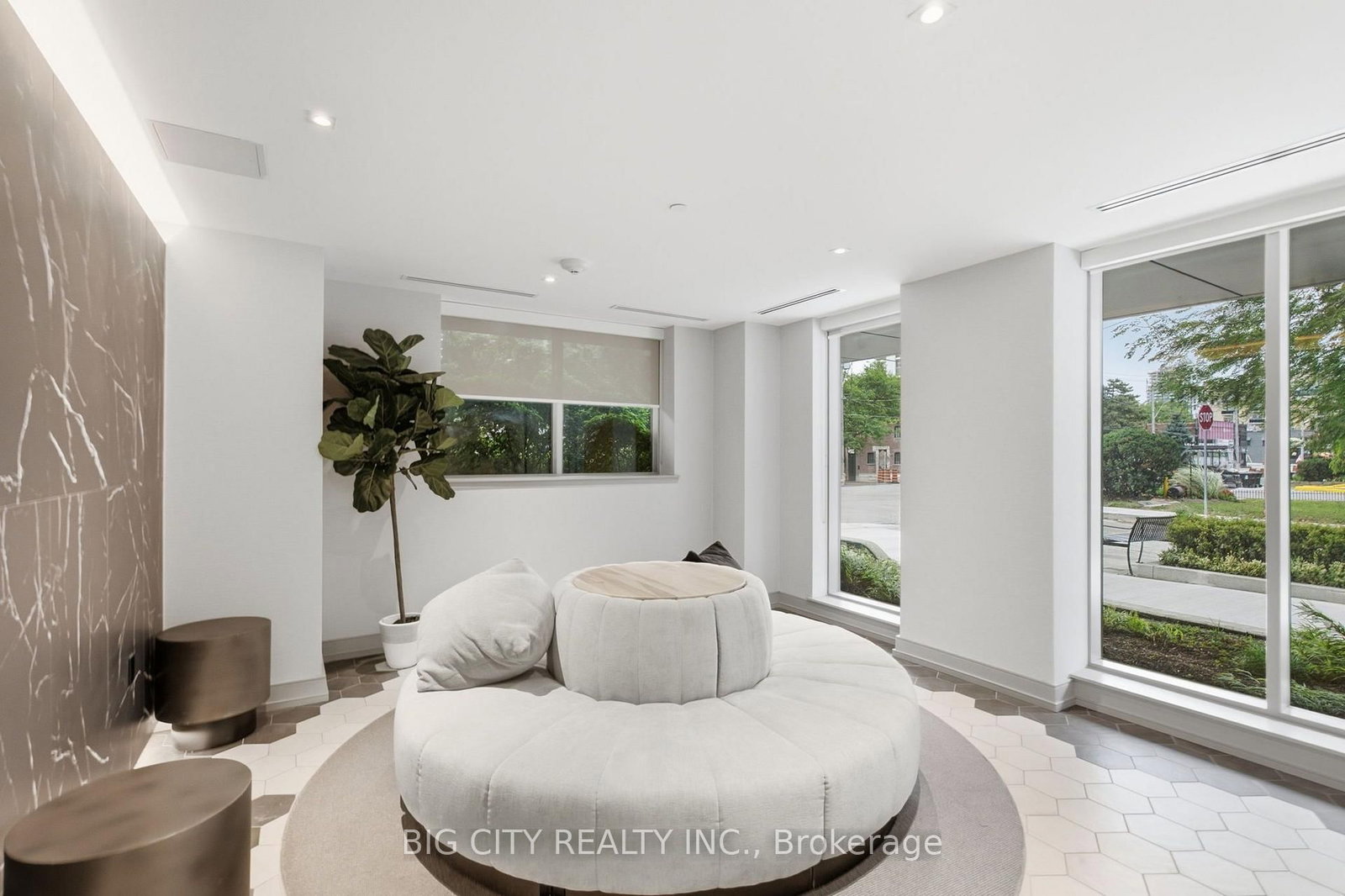 1 Cardiff Road • #1006 • Toronto, ON photo 39