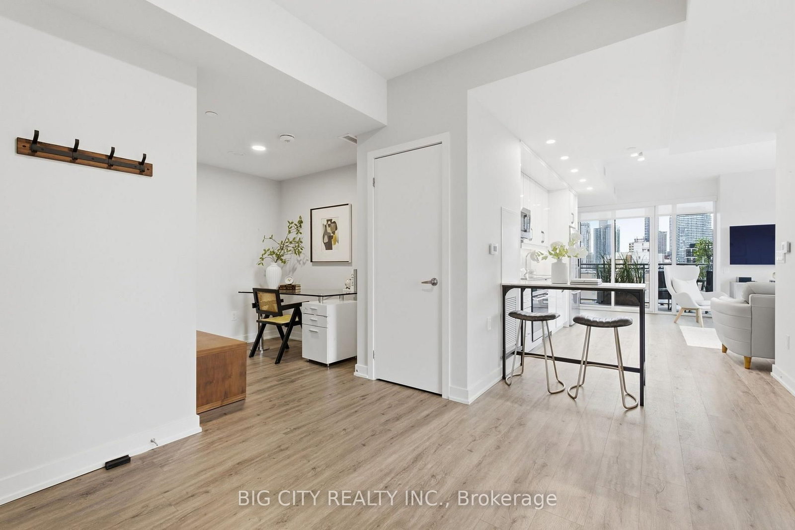 1 Cardiff Road • #1006 • Toronto, ON photo 8