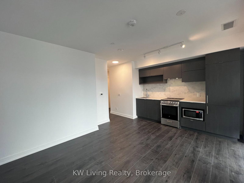 1009 - 100 Queen Street E