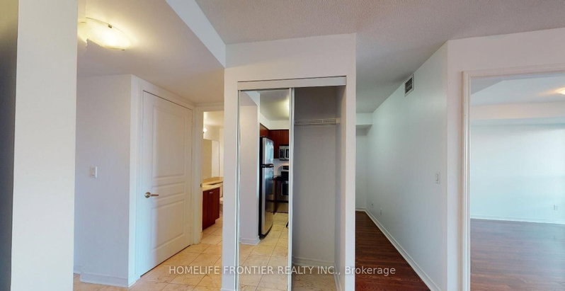 503 Beecroft Rd photo 5
