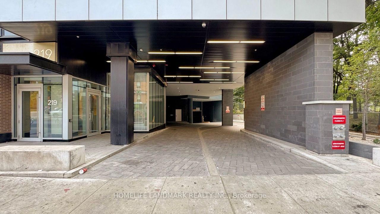 219 Dundas Street E • #1706 • Toronto, ON photo 13