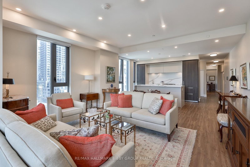 902 - 1 Hillsdale Avenue W