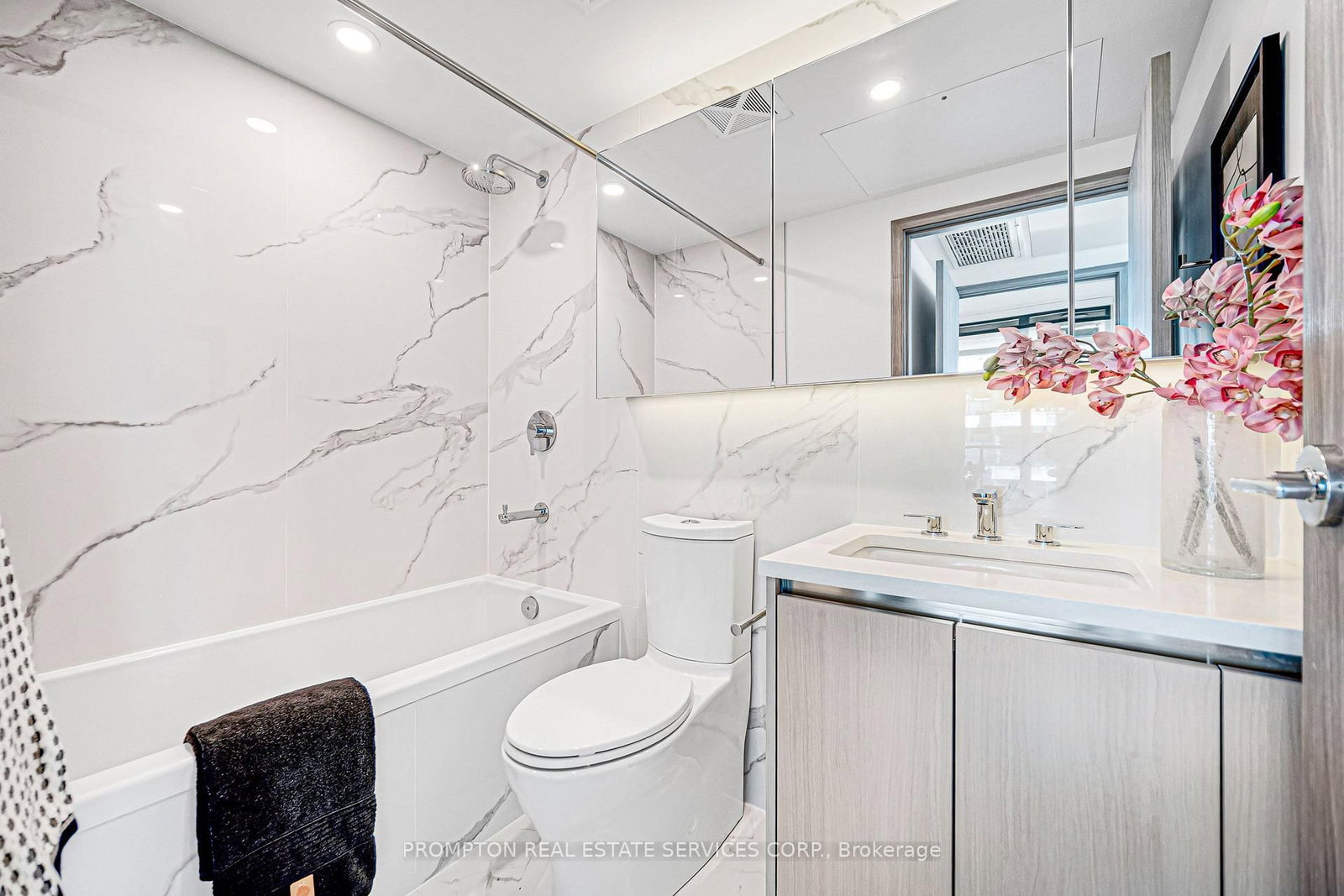 1 Concord cityplace Way • #5210 • Toronto, ON photo 20