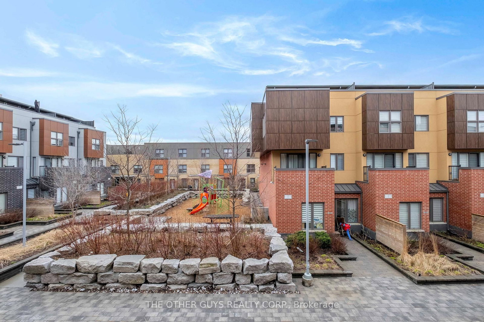 9R Clintwood Gate • #18 • Toronto, ON photo 36
