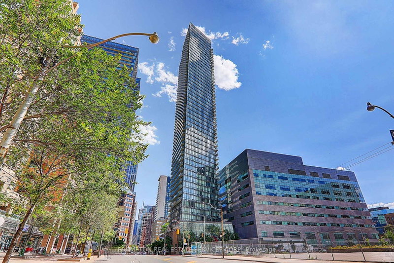 4903 - 832 Bay Street