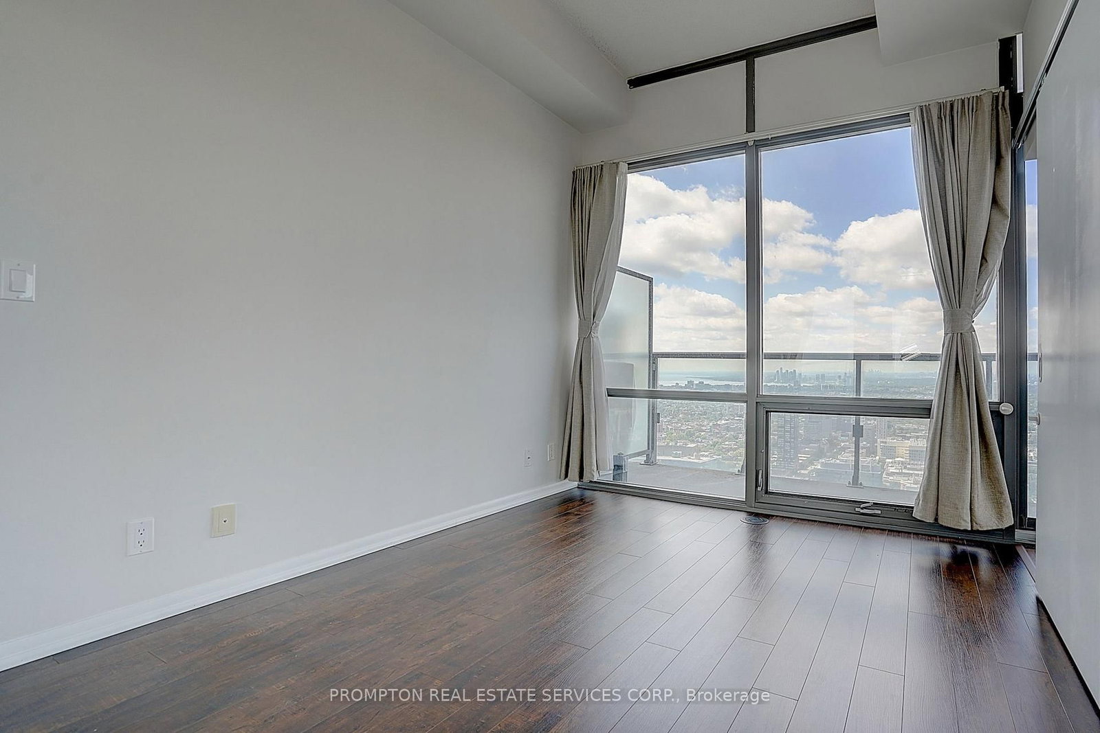832 Bay Street • #4903 • Toronto, ON photo 13