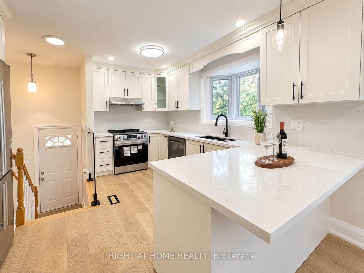 16 Ptarmigan Crescent • Toronto, ON photo 14