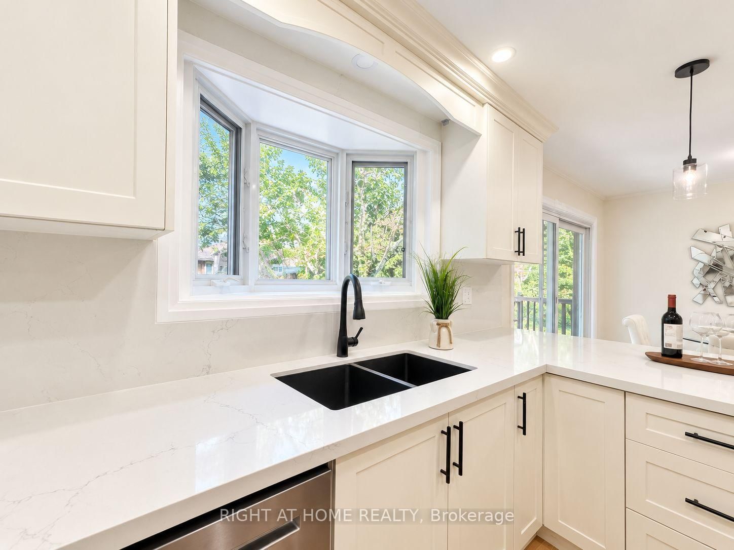 16 Ptarmigan Crescent • Toronto, ON photo 16