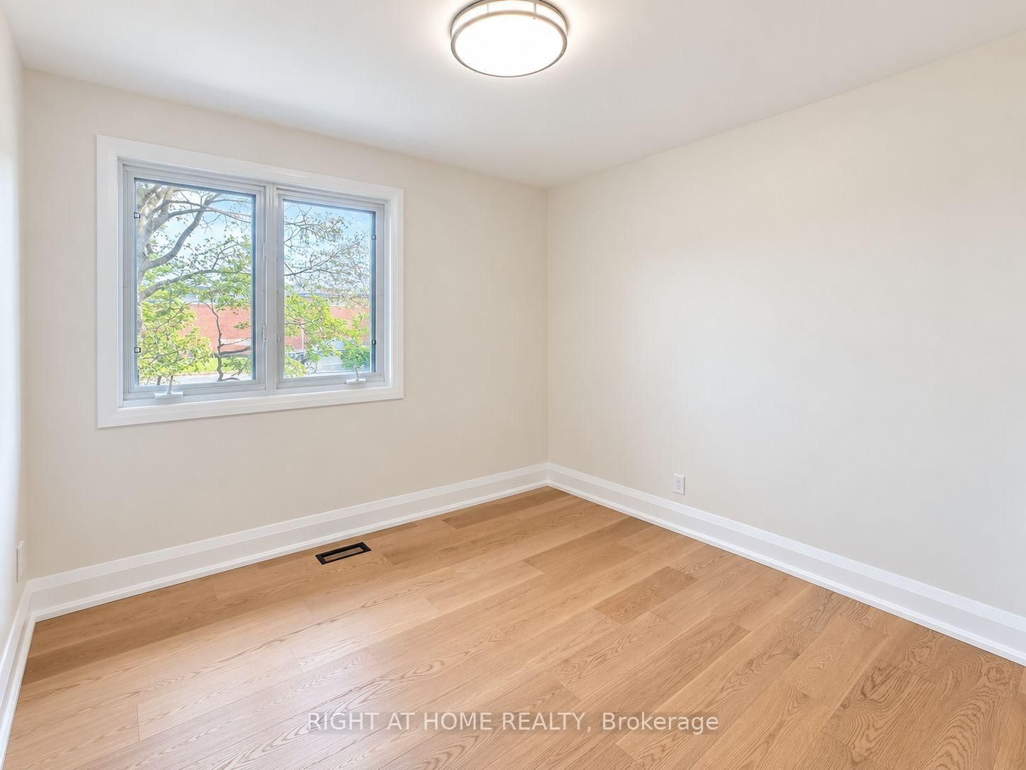 16 Ptarmigan Crescent • Toronto, ON photo 22