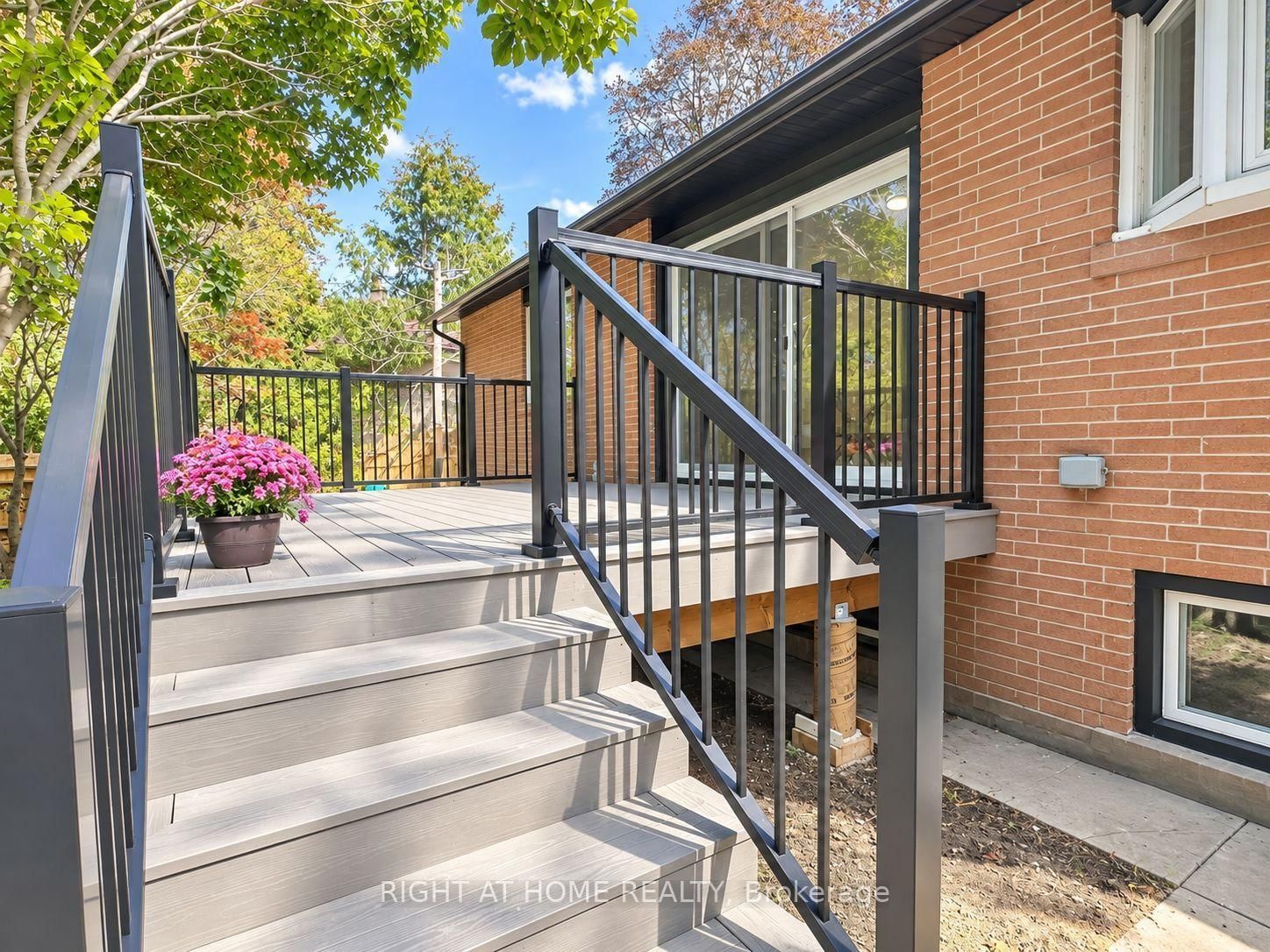 16 Ptarmigan Crescent • Toronto, ON photo 32