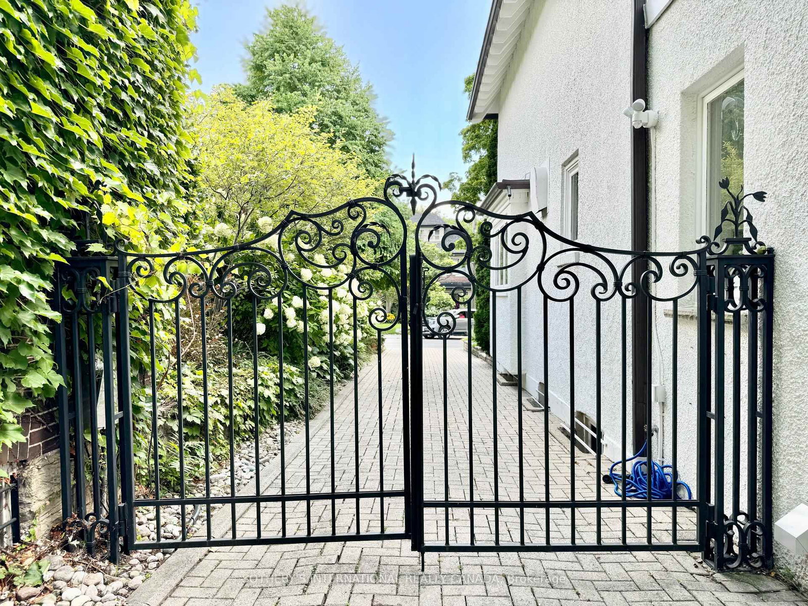 186 Rosedale Heights Drive • Toronto, ON photo 35