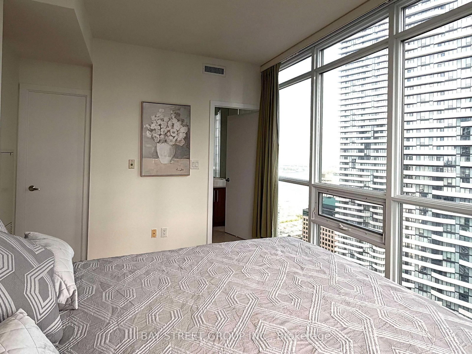 65 Bremner Boulevard • #4602 • Toronto, ON photo 10