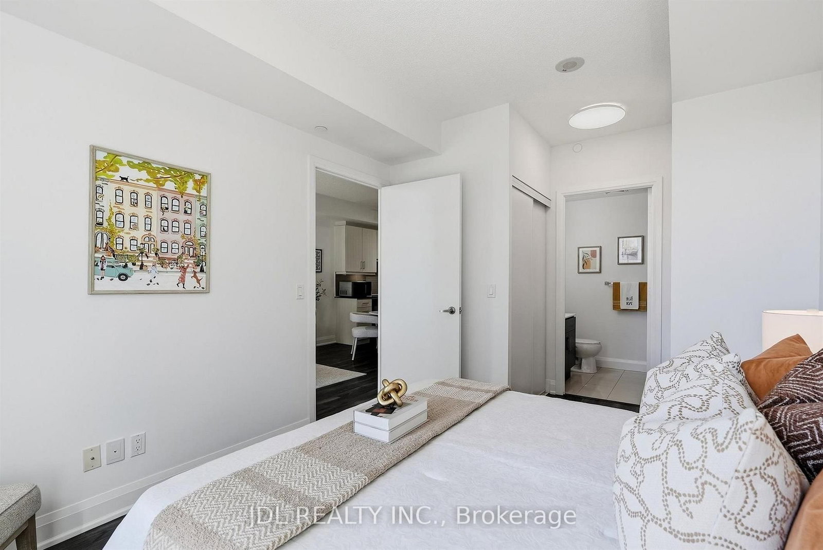 68 Canterbury Place • #220 • Toronto, ON photo 19