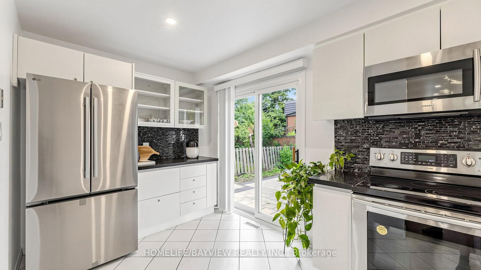 27 Bedle Avenue • Toronto, ON photo 15