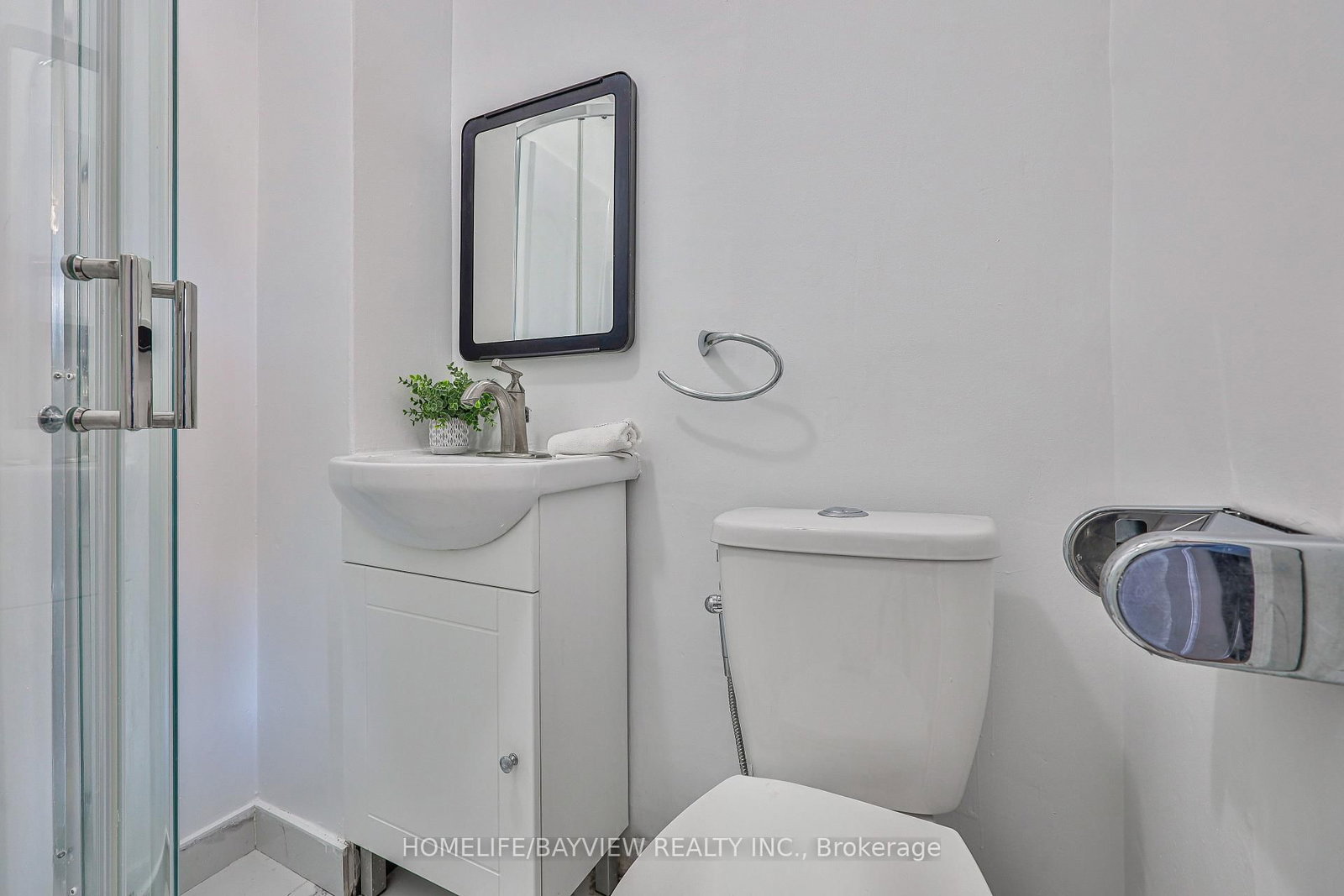 27 Bedle Avenue • Toronto, ON photo 20