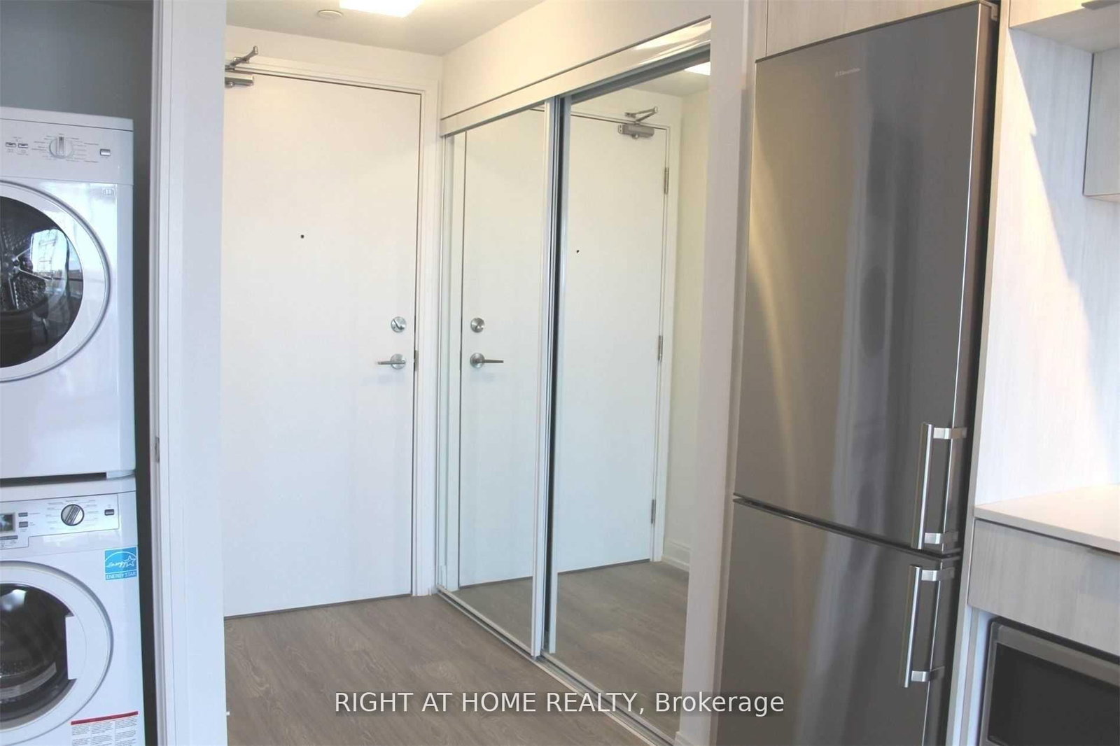 181 Dundas Street E • #1612 • Toronto, ON photo 5