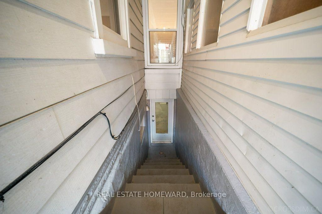 58 Foxley Street • Toronto, ON photo 34