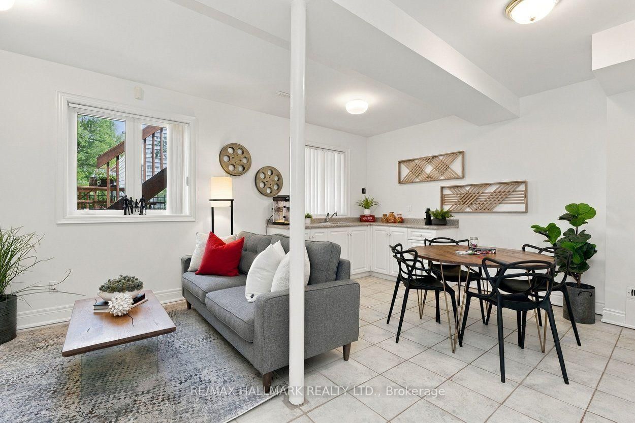 53 Fairchild Avenue • Toronto, ON photo 25