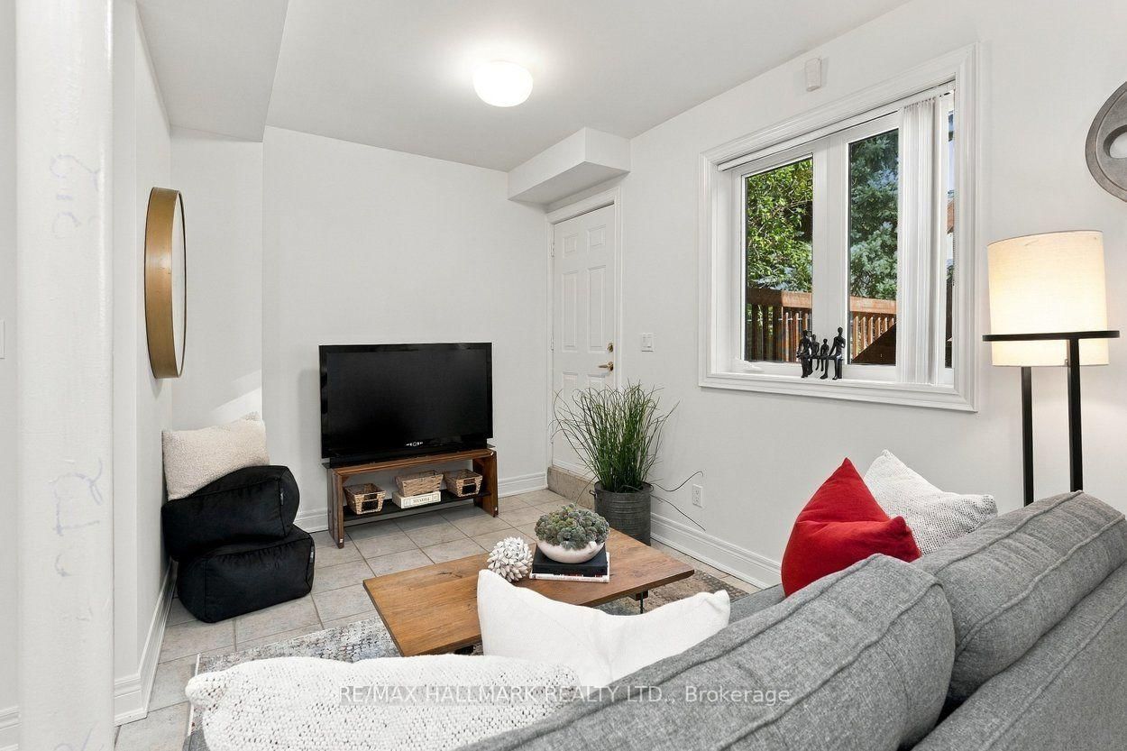 53 Fairchild Avenue • Toronto, ON photo 27