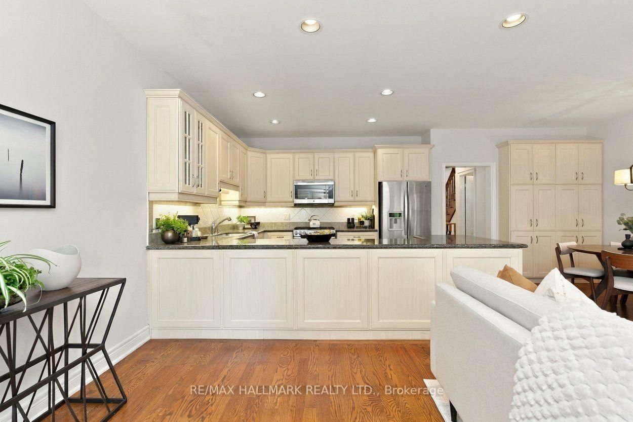53 Fairchild Avenue • Toronto, ON photo 9