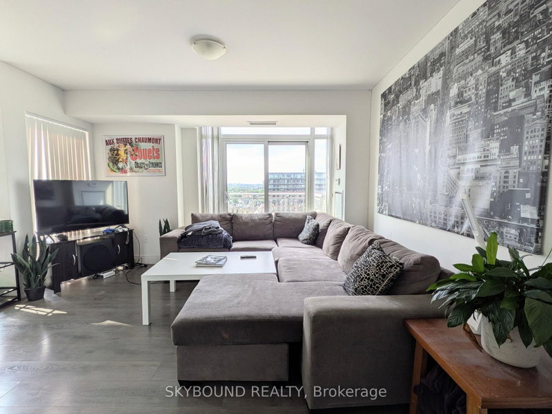 1706 - 525 Adelaide Street W
