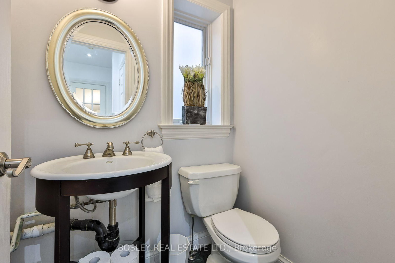 27 Cameron Crescent • Toronto, ON photo 10