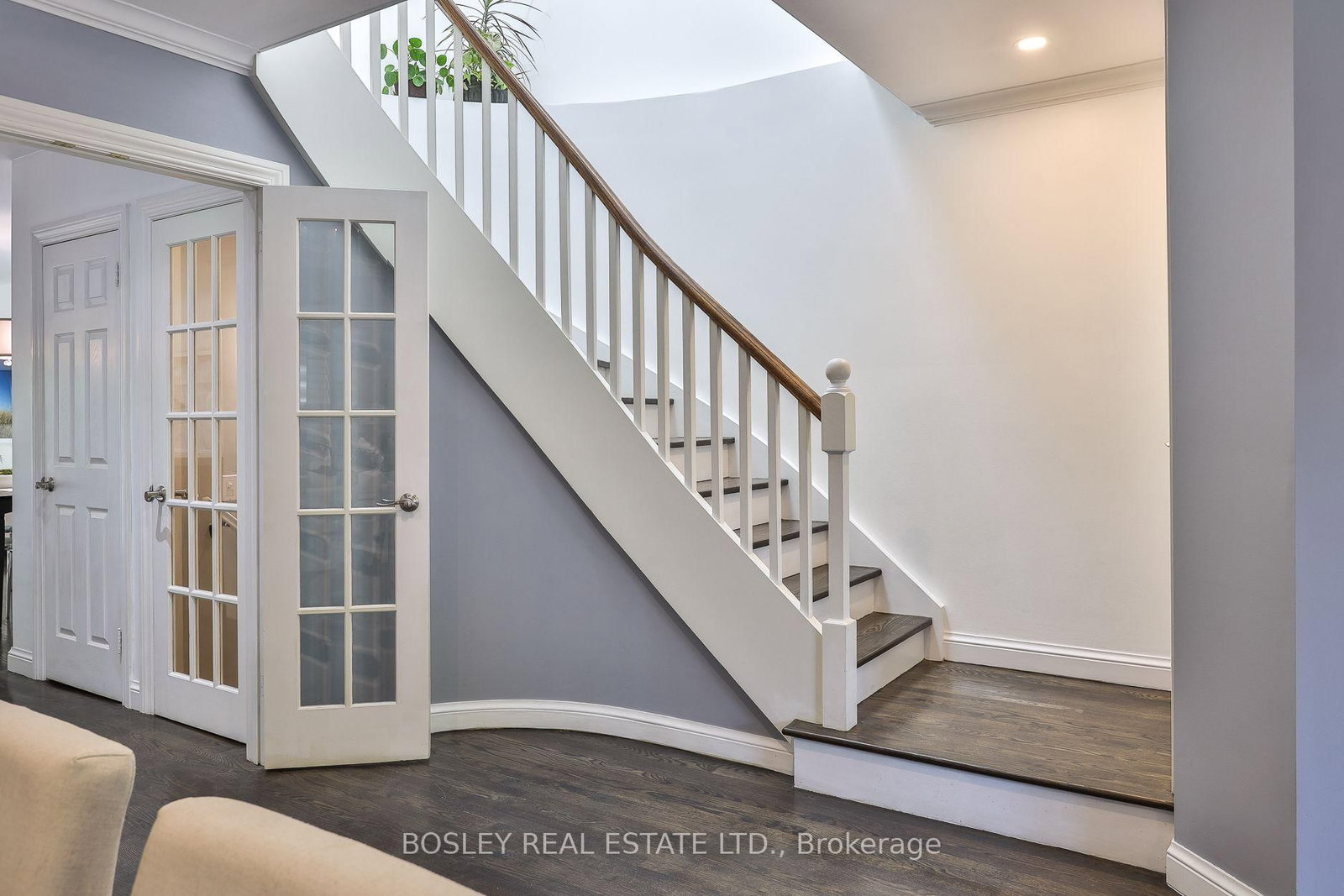 27 Cameron Crescent • Toronto, ON photo 22
