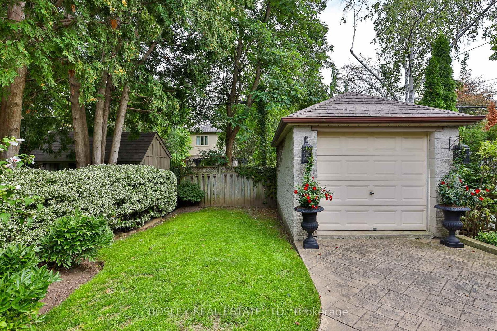 27 Cameron Crescent • Toronto, ON photo 46