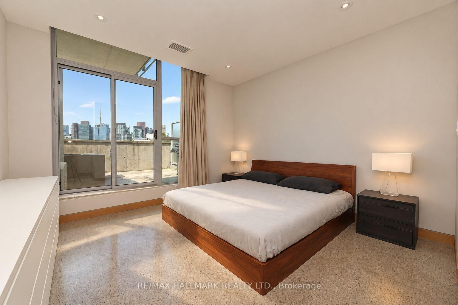 510 King Street E • #402 • Toronto, ON photo 17