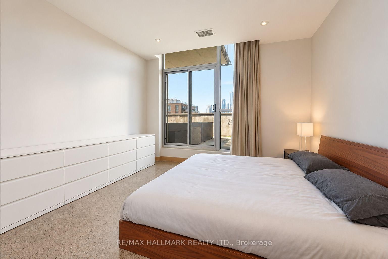 510 King Street E • #402 • Toronto, ON photo 18