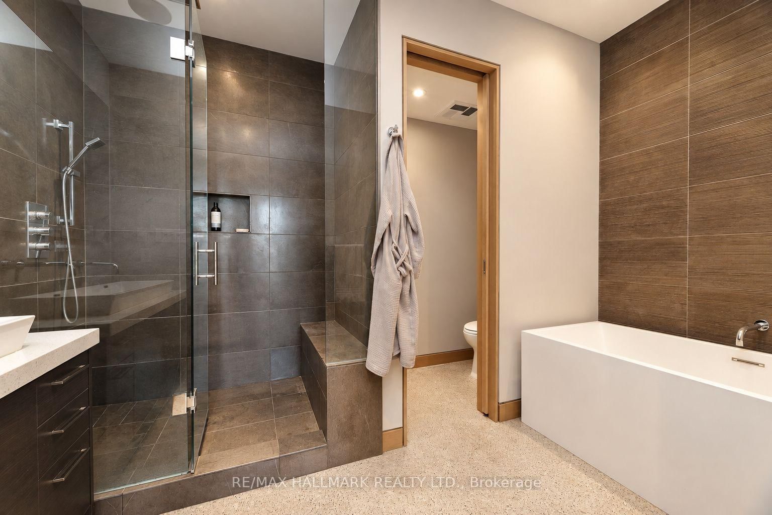 510 King Street E • #402 • Toronto, ON photo 21