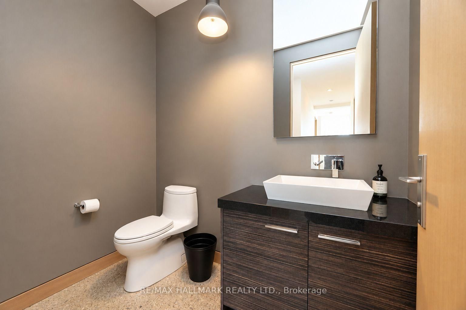 510 King Street E • #402 • Toronto, ON photo 27