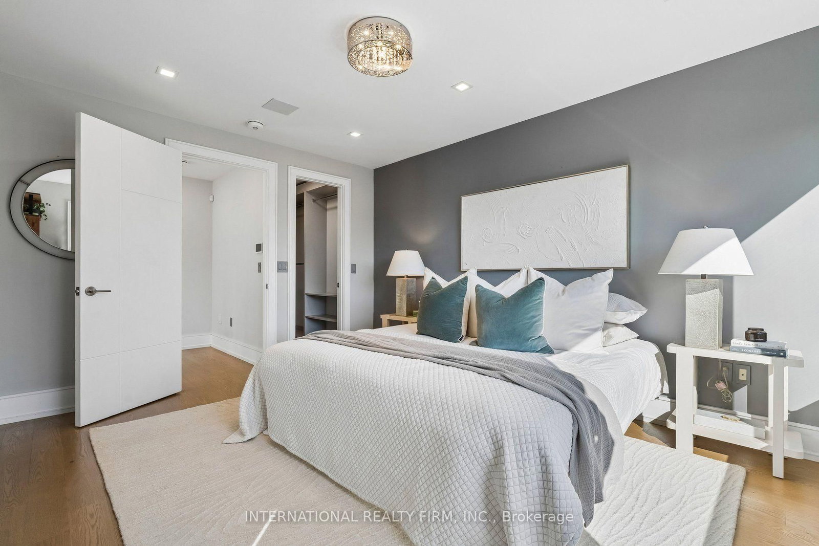39 Wilmington Avenue • Toronto, ON photo 16