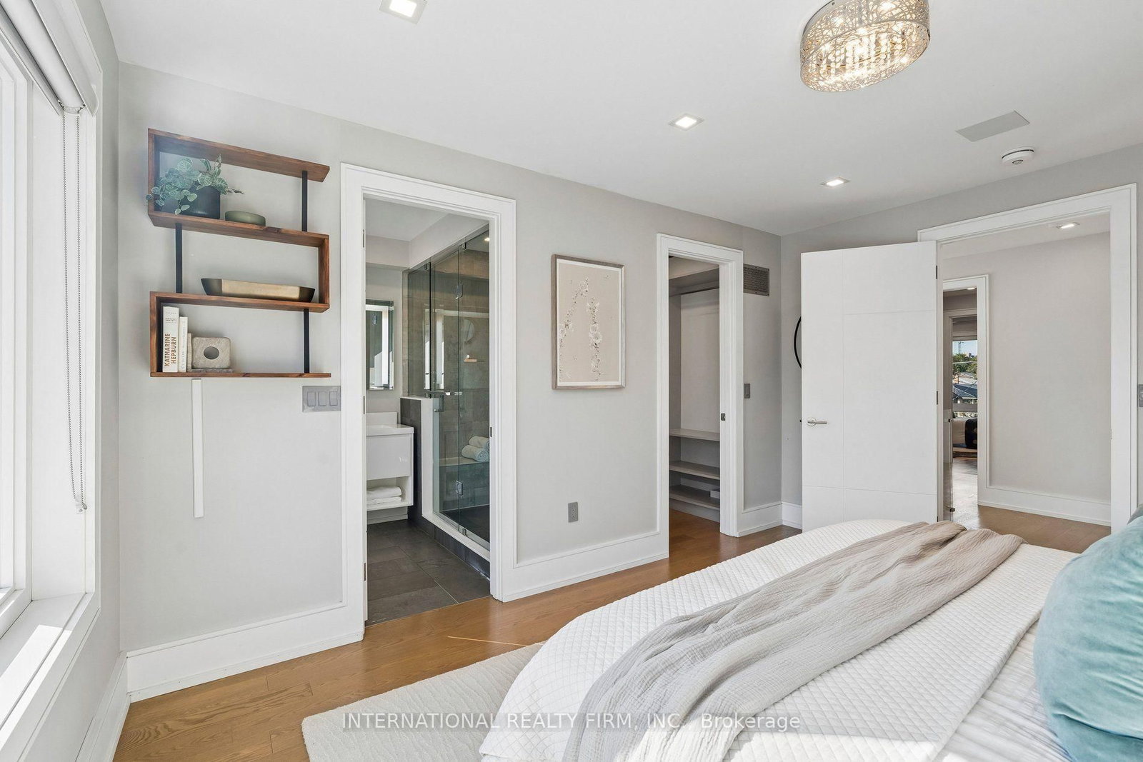 39 Wilmington Avenue • Toronto, ON photo 17