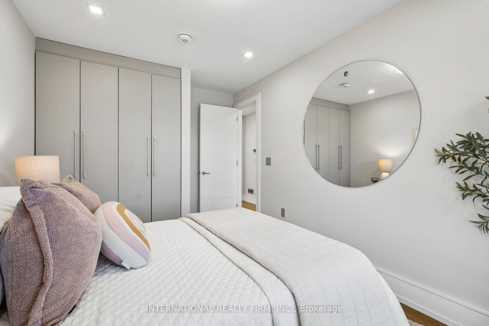 39 Wilmington Avenue • Toronto, ON photo 24