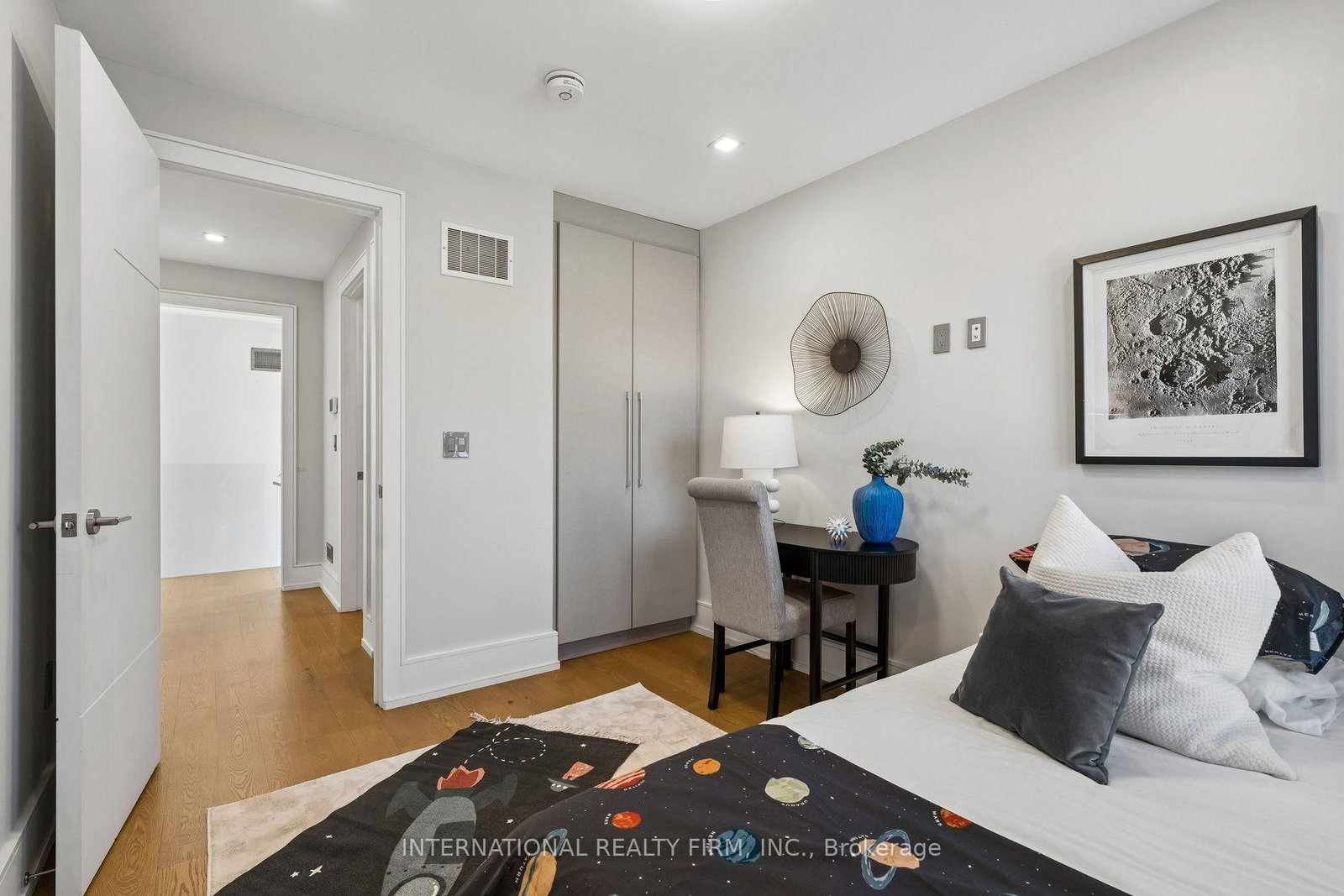 39 Wilmington Avenue • Toronto, ON photo 26