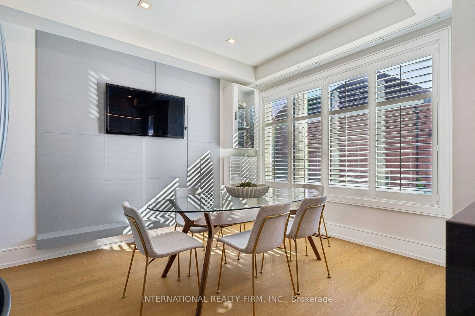 39 Wilmington Avenue • Toronto, ON photo 9