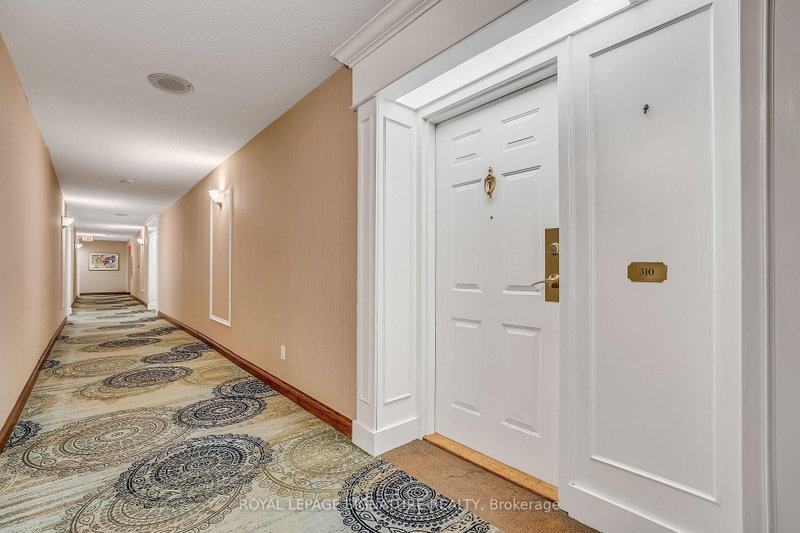310 - 18 Concorde Place