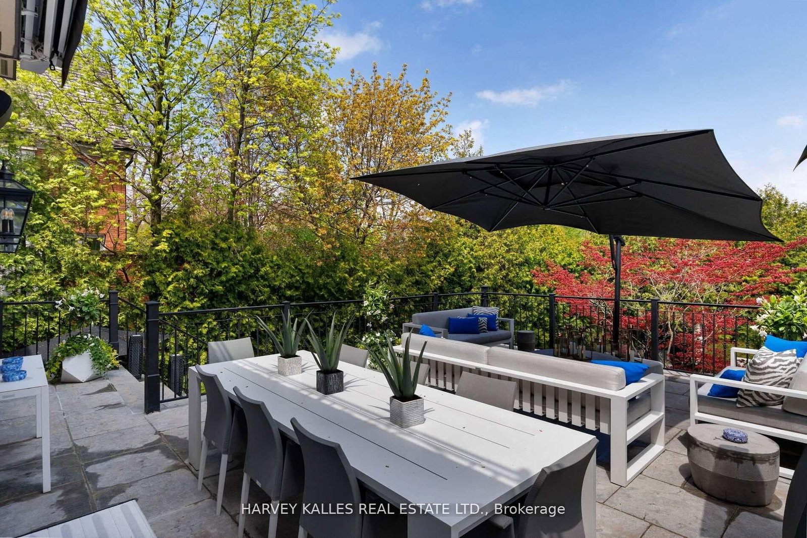 215 Dunvegan Rd, Toronto, view 21