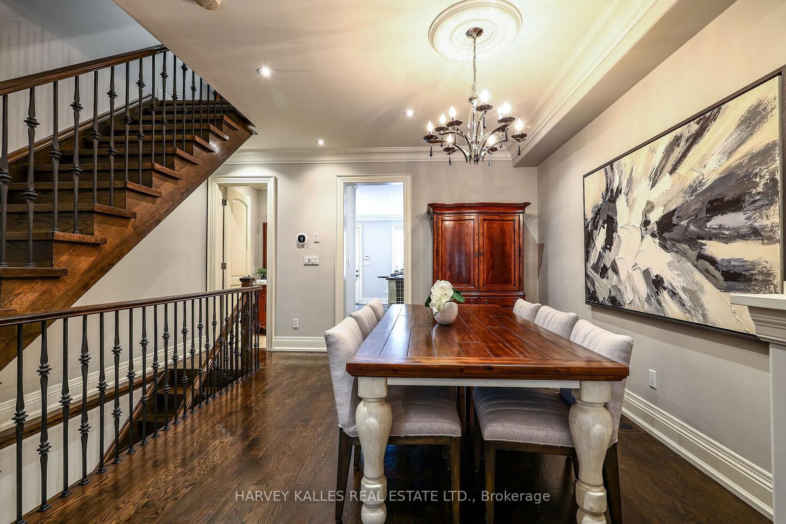 599 Woburn Avenue • Toronto, ON photo 7