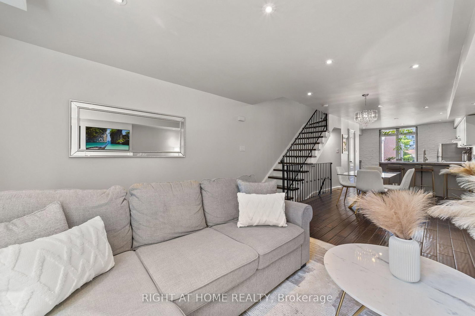 12 Sudbury Street • #2608 • Toronto, ON photo 3