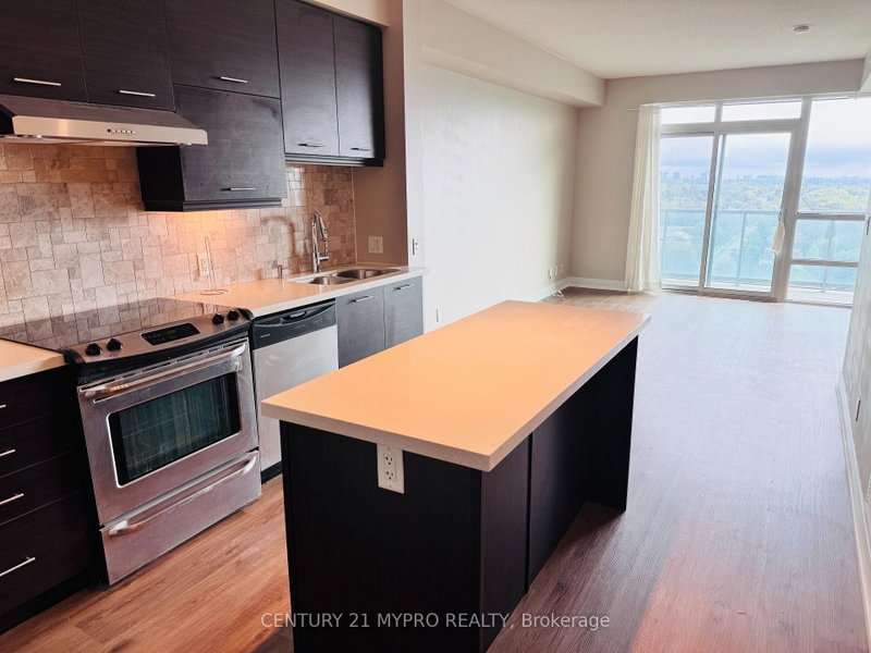 1605 - 26 Norton Avenue
