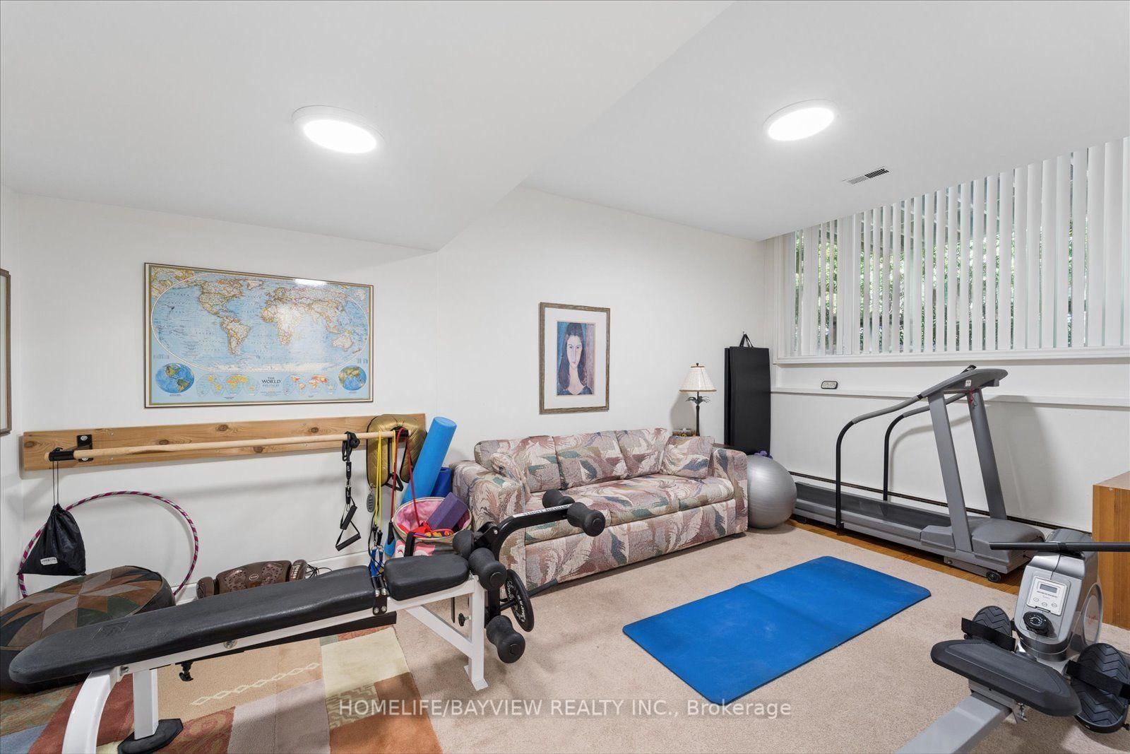 24 Ravenscroft Circle • Toronto, ON photo 31
