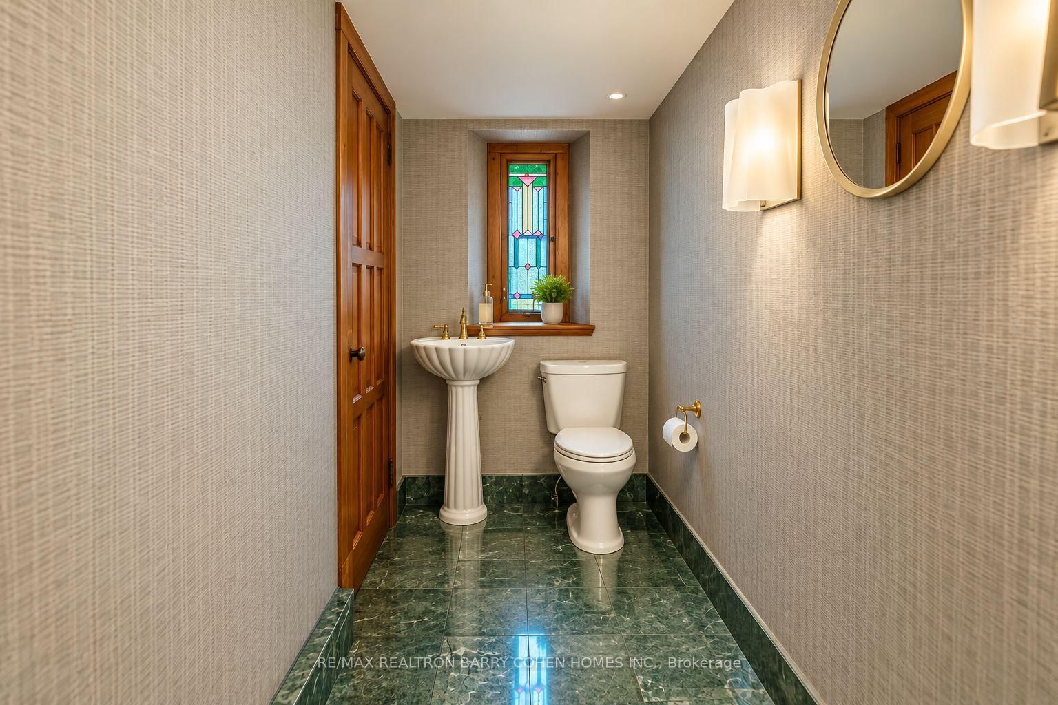 372 Old Yonge St, Toronto, view 12