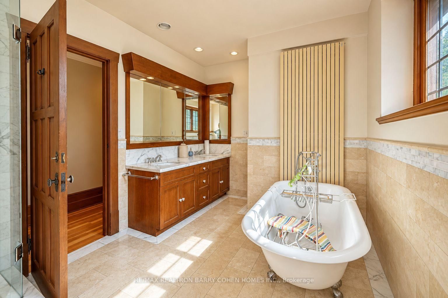 372 Old Yonge St, Toronto, view 17