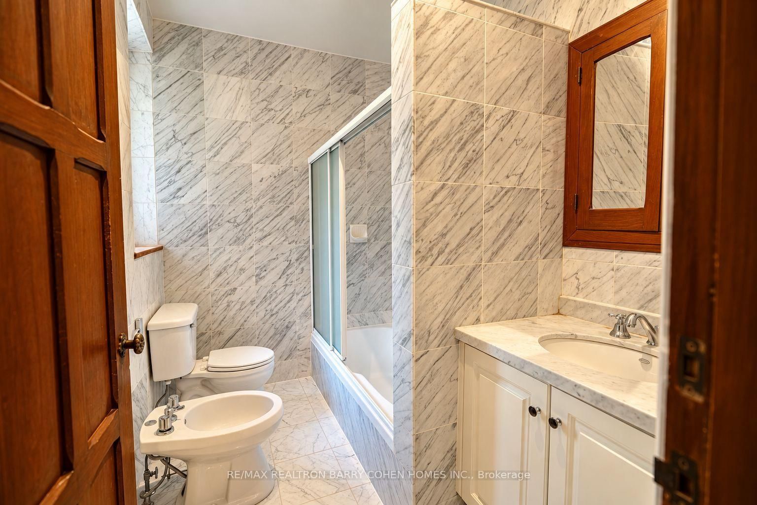 372 Old Yonge St, Toronto, view 23