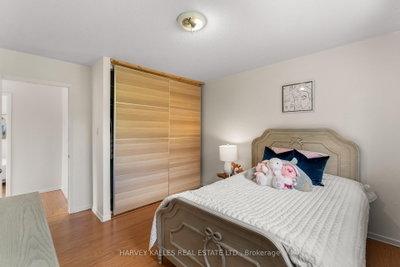 Thumbnail 32