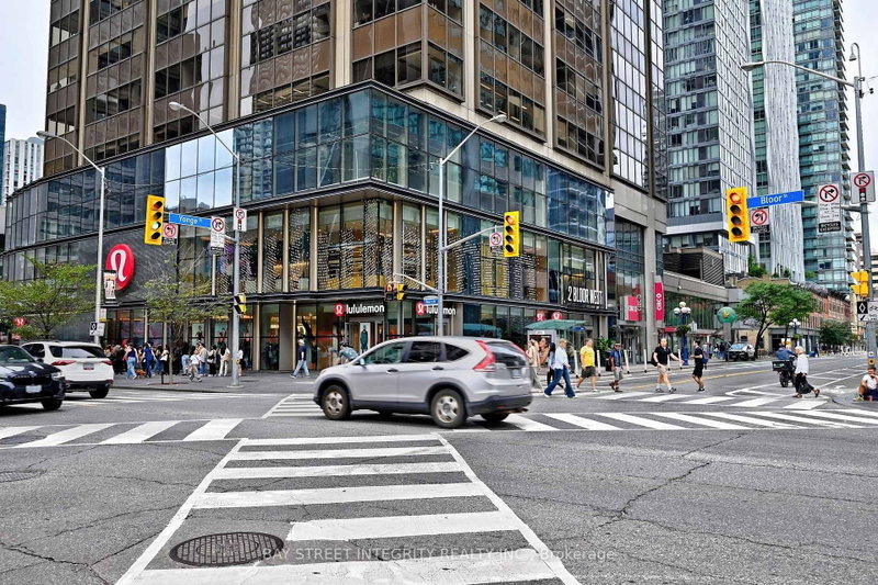 1512 - 1 Bloor Street E