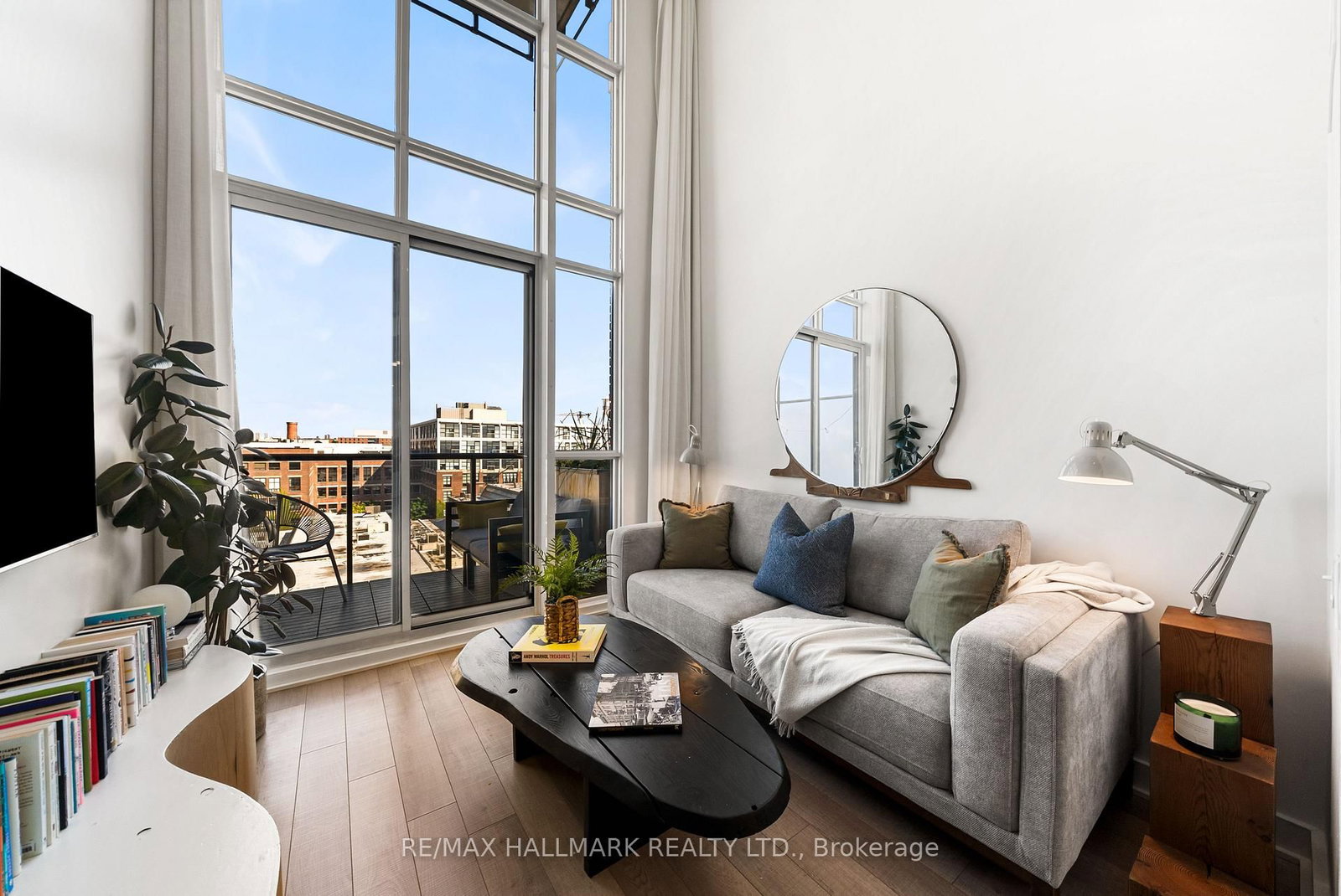 5 Hanna Avenue, Unit 617