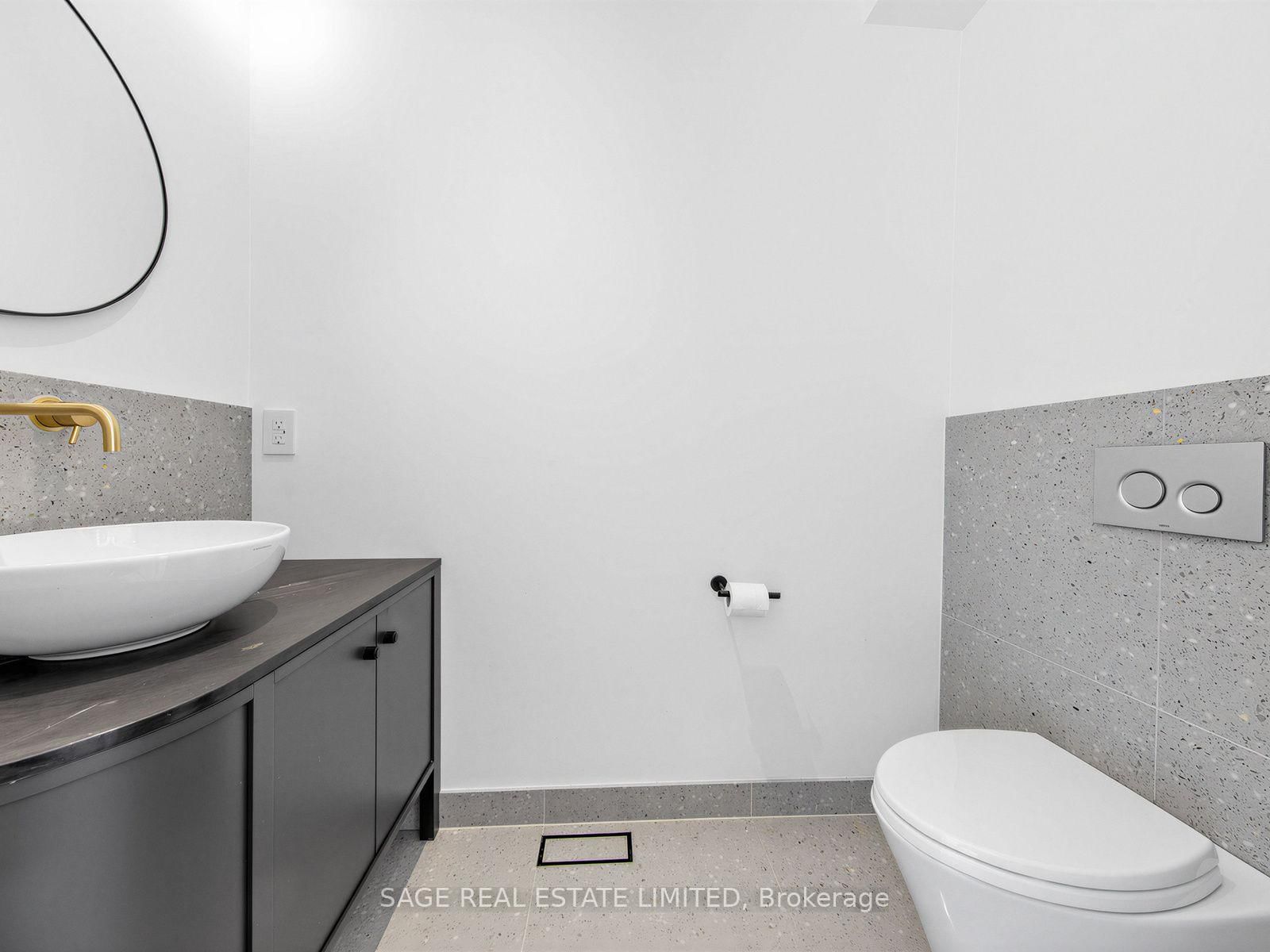 2 Addison Crescent • Toronto, ON photo 15